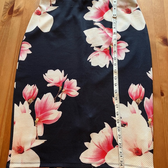 Floral skirt - Picture 8 of 8